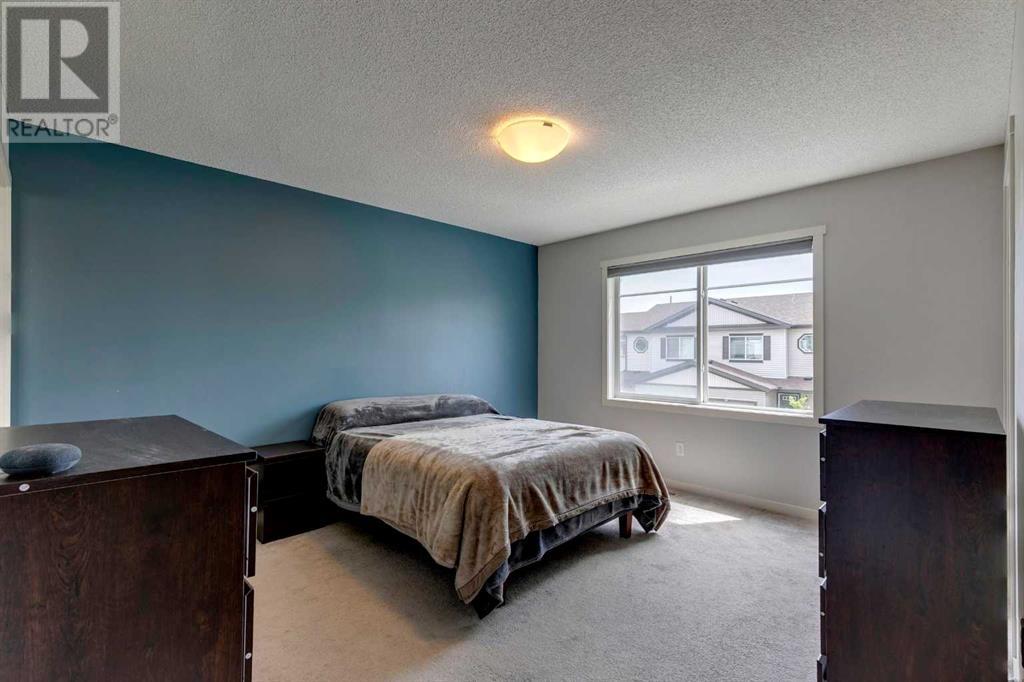 Single Family House for Sale in  Copperpond Landing SE Copperfield Calgary 