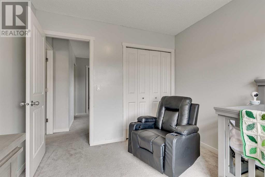 Single Family House for Sale in  Copperpond Landing SE Copperfield Calgary 