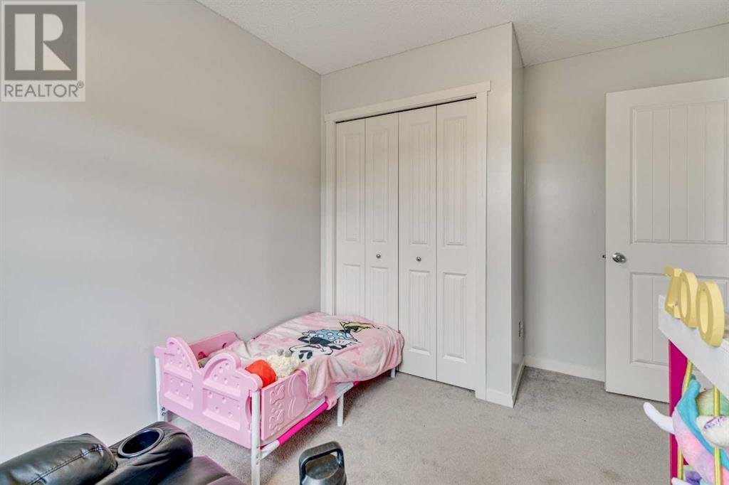 Single Family House for Sale in  Copperpond Landing SE Copperfield Calgary 