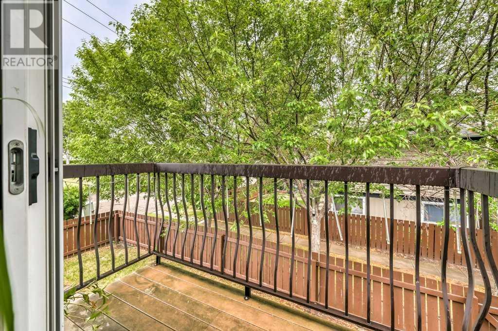 Single Family House Bi-level for Sale in    Street NE Huntington Hills Calgary 