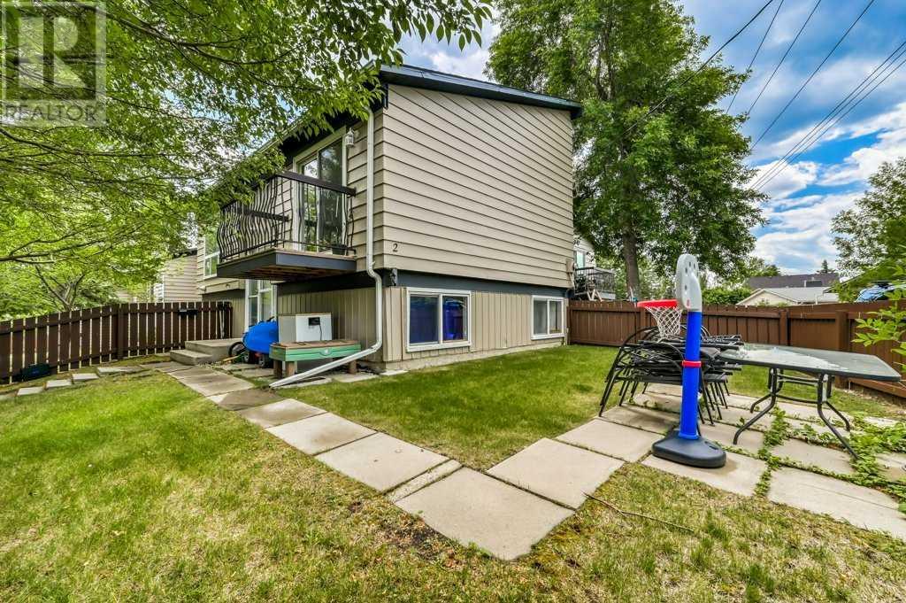 Single Family House Bi-level for Sale in    Street NE Huntington Hills Calgary 
