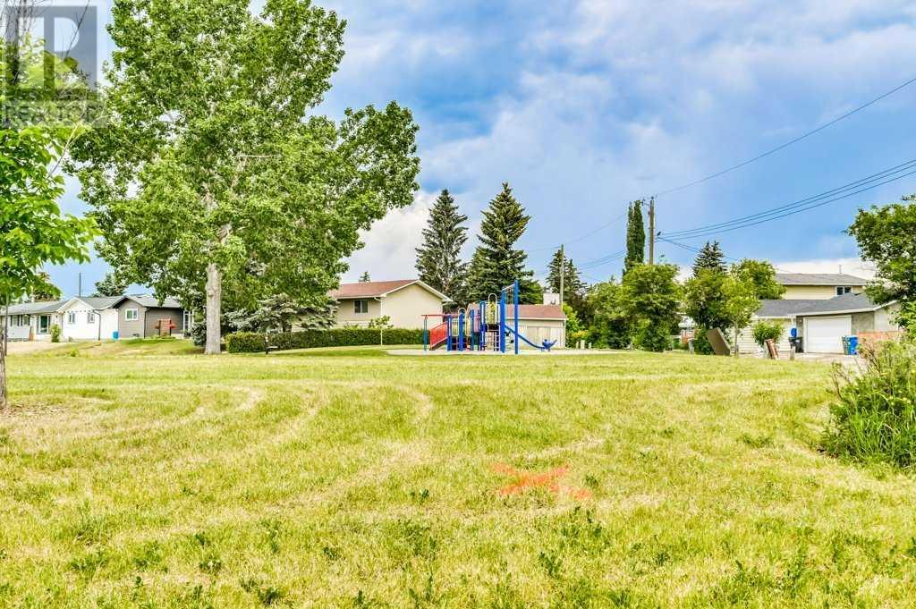 Single Family House Bi-level for Sale in    Street NE Huntington Hills Calgary 