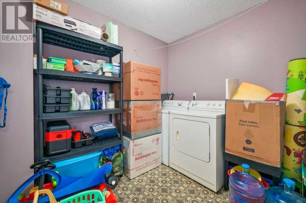 Single Family House Bi-level for Sale in    Street NE Huntington Hills Calgary 