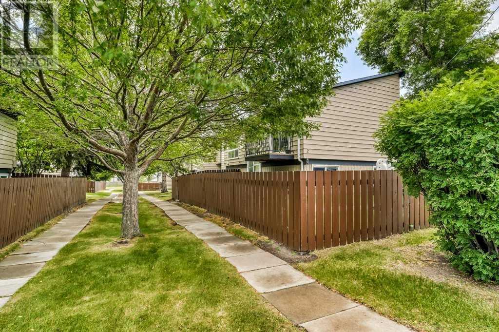 Single Family House Bi-level for Sale in    Street NE Huntington Hills Calgary 