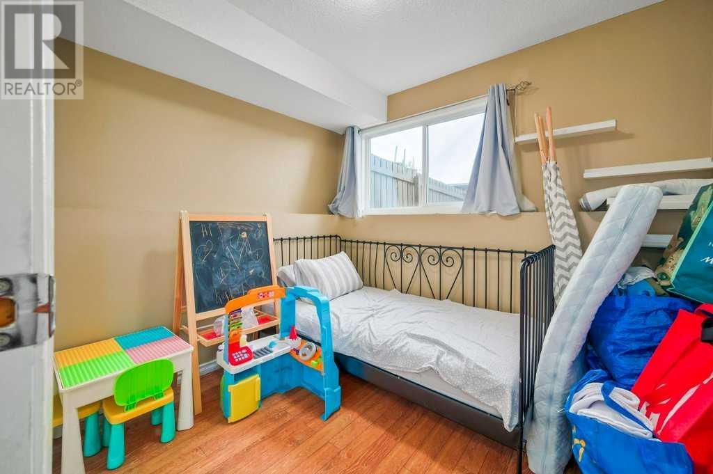 Single Family House Bi-level for Sale in    Street NE Huntington Hills Calgary 