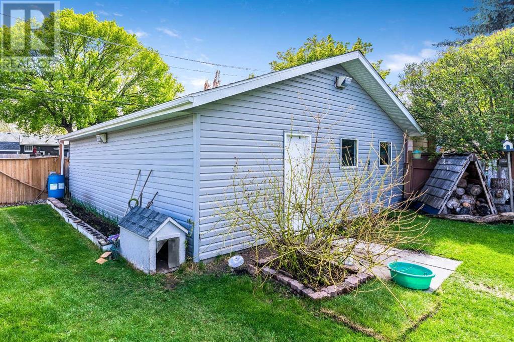 Single Family House 4 Level for Sale in  Addison Place SE Acadia Calgary 