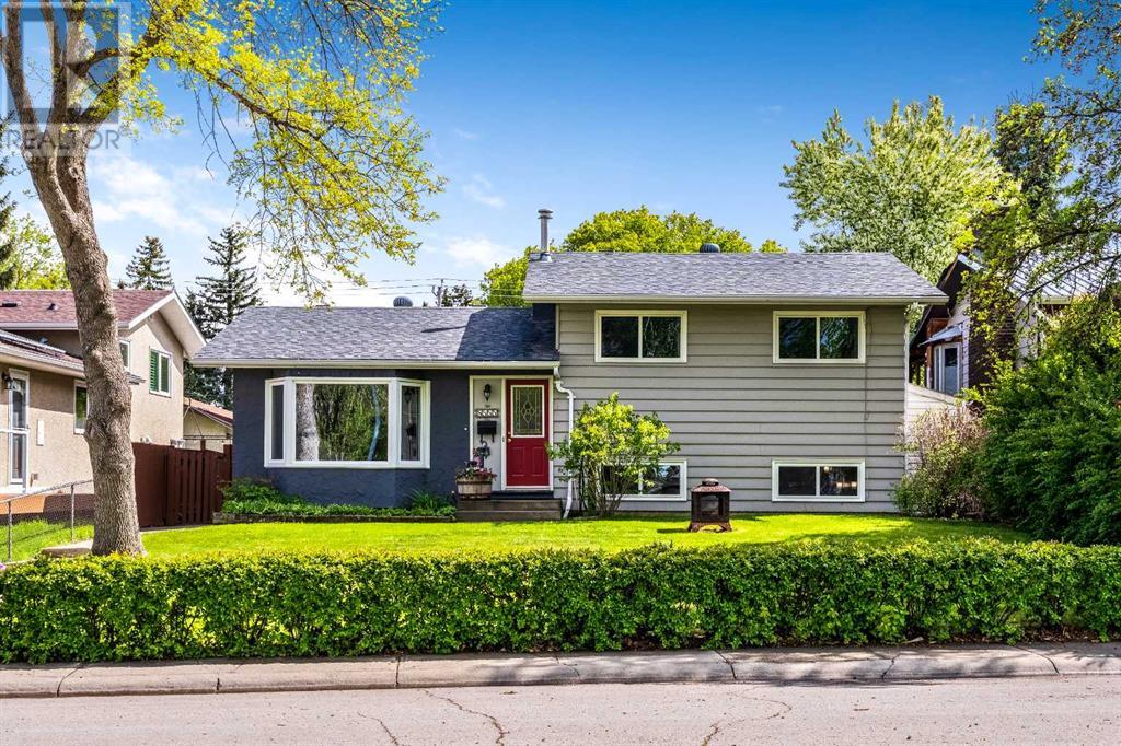 Single Family House 4 Level for Sale in  Addison Place SE Acadia Calgary 