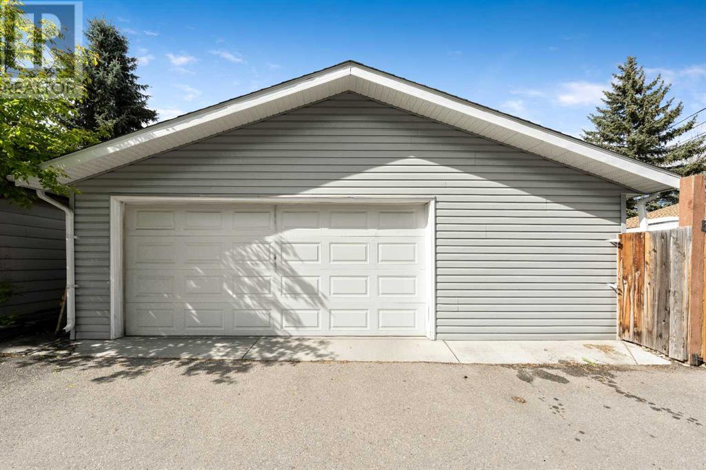 Single Family House 4 Level for Sale in  Addison Place SE Acadia Calgary 
