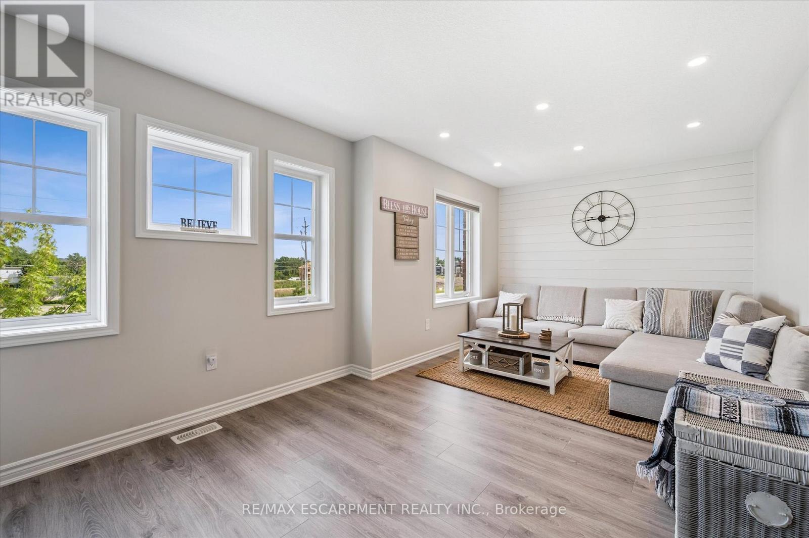 Photo 24 of 80 22 Spring Creek Drive, Hamilton ON