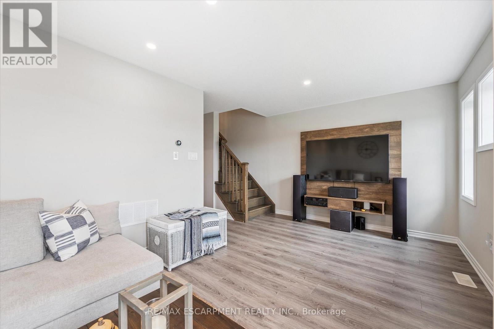 Photo 25 of 80 22 Spring Creek Drive, Hamilton ON