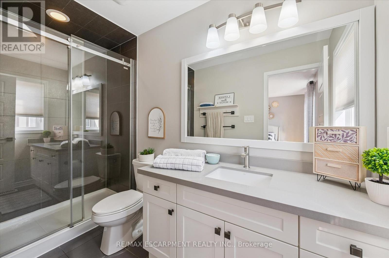 Photo 30 of 80 22 Spring Creek Drive, Hamilton ON