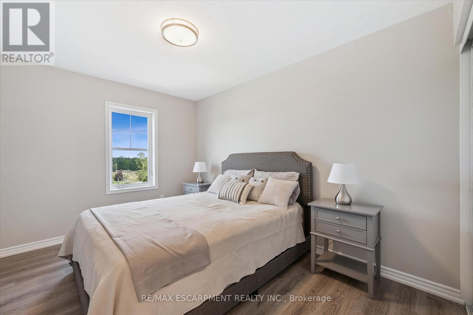 Photo 32 of 80 22 Spring Creek Drive, Hamilton ON