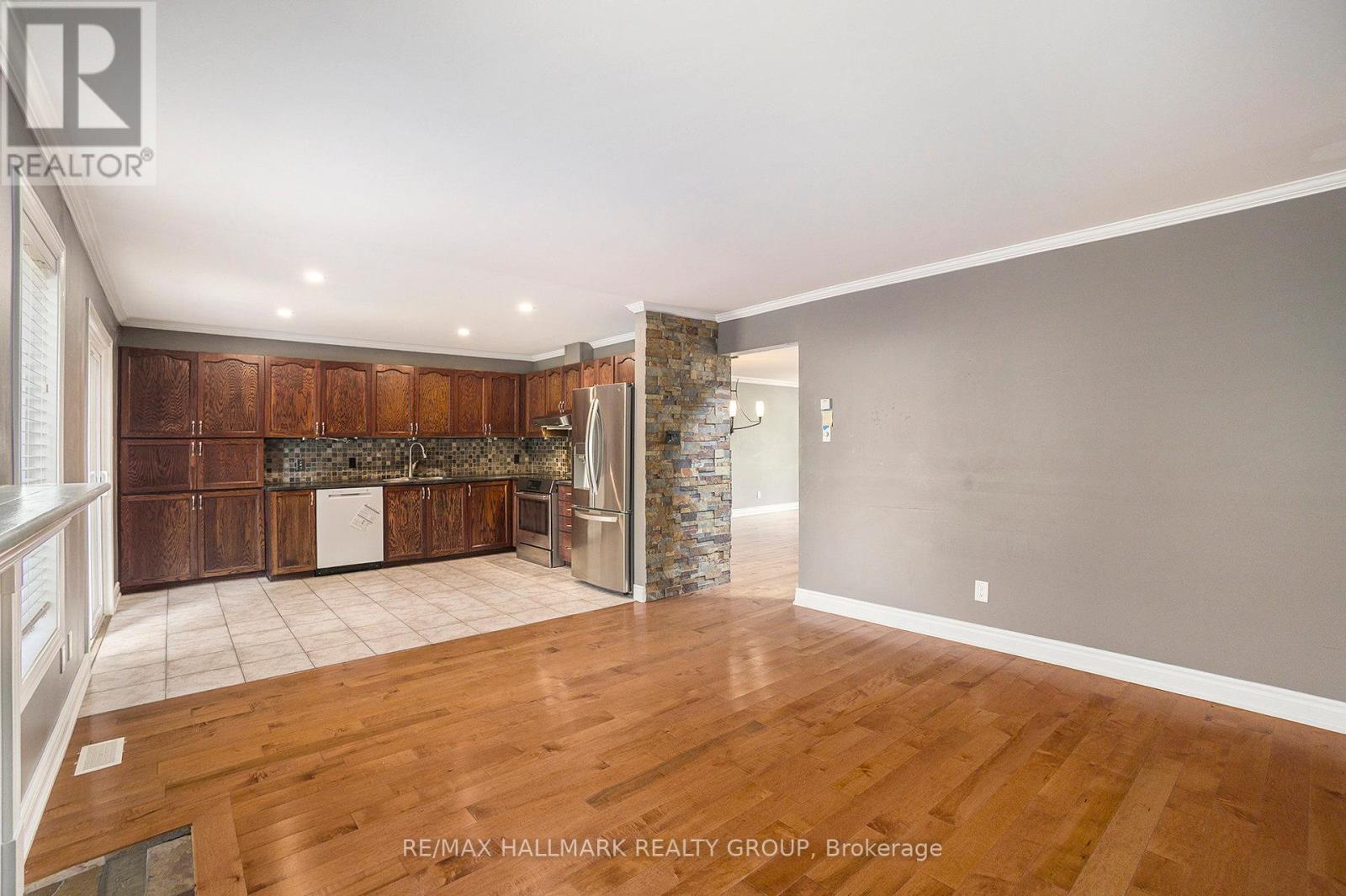 Photo 35 of 314 Stoneway Drive, Ottawa ON