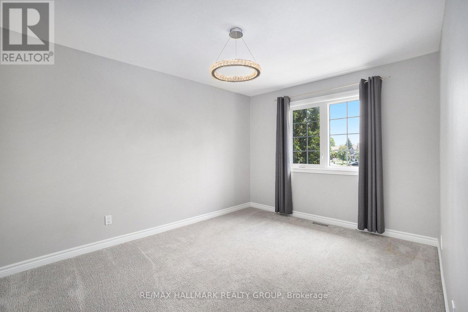 Photo 7 of 314 Stoneway Drive, Ottawa ON