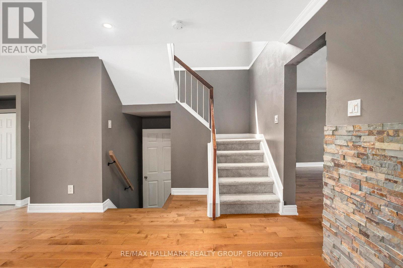 Photo 22 of 314 Stoneway Drive, Ottawa ON