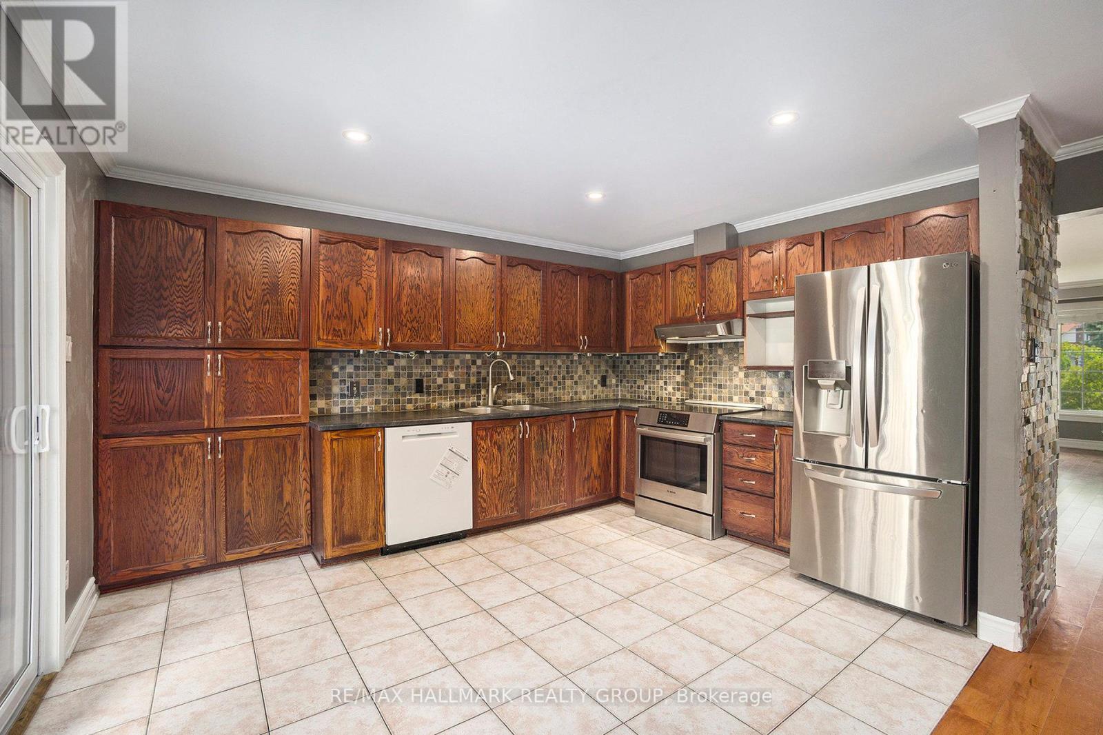 Photo 1 of 314 Stoneway Drive, Ottawa ON