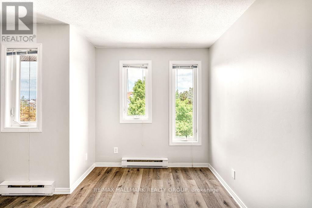 Photo 18 of 4 1 Timberview Way, Ottawa ON