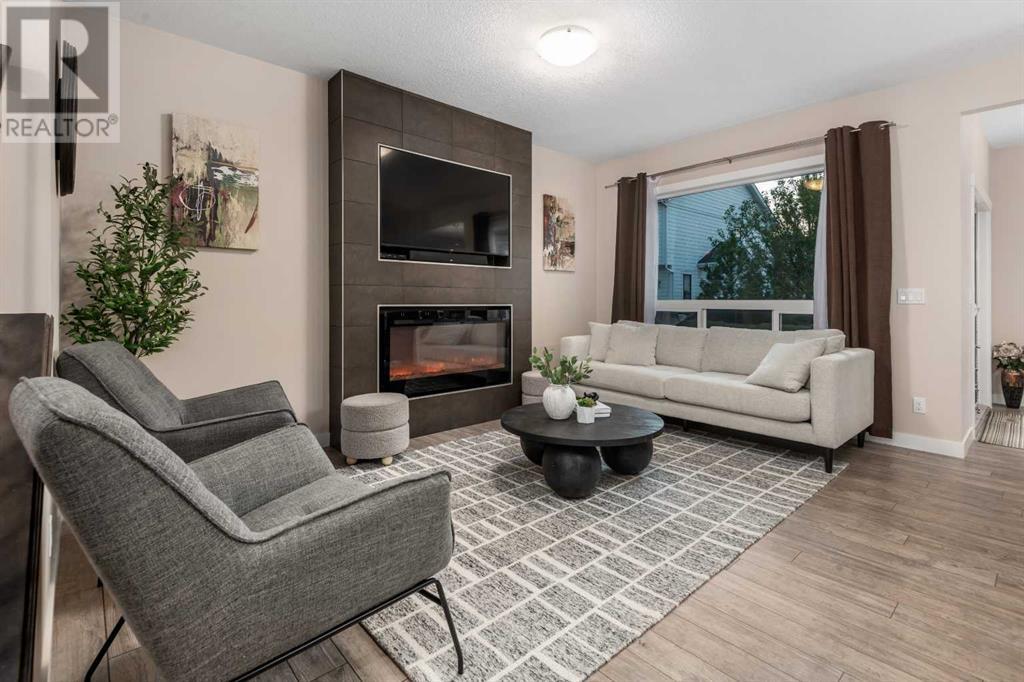 Single Family House for Sale in  Sherwood Street NW Sherwood Calgary 