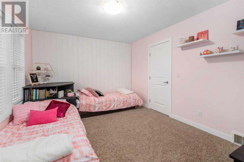 Single Family House for Sale in  Sherwood Street NW Sherwood Calgary 
