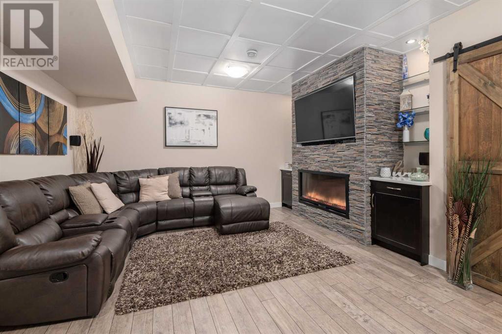 Single Family House for Sale in  Sherwood Street NW Sherwood Calgary 