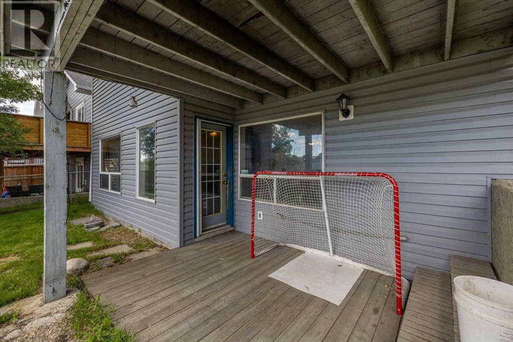 Single Family House 3 Level for Sale in  Riverstone Close SE Riverbend Calgary 