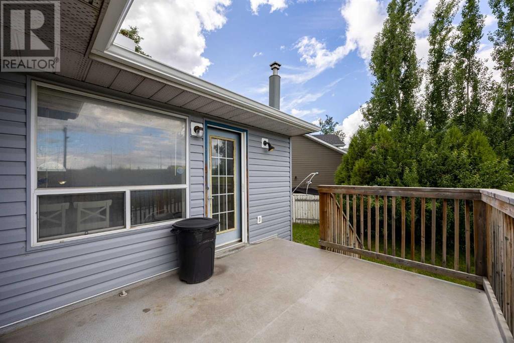Single Family House 3 Level for Sale in  Riverstone Close SE Riverbend Calgary 