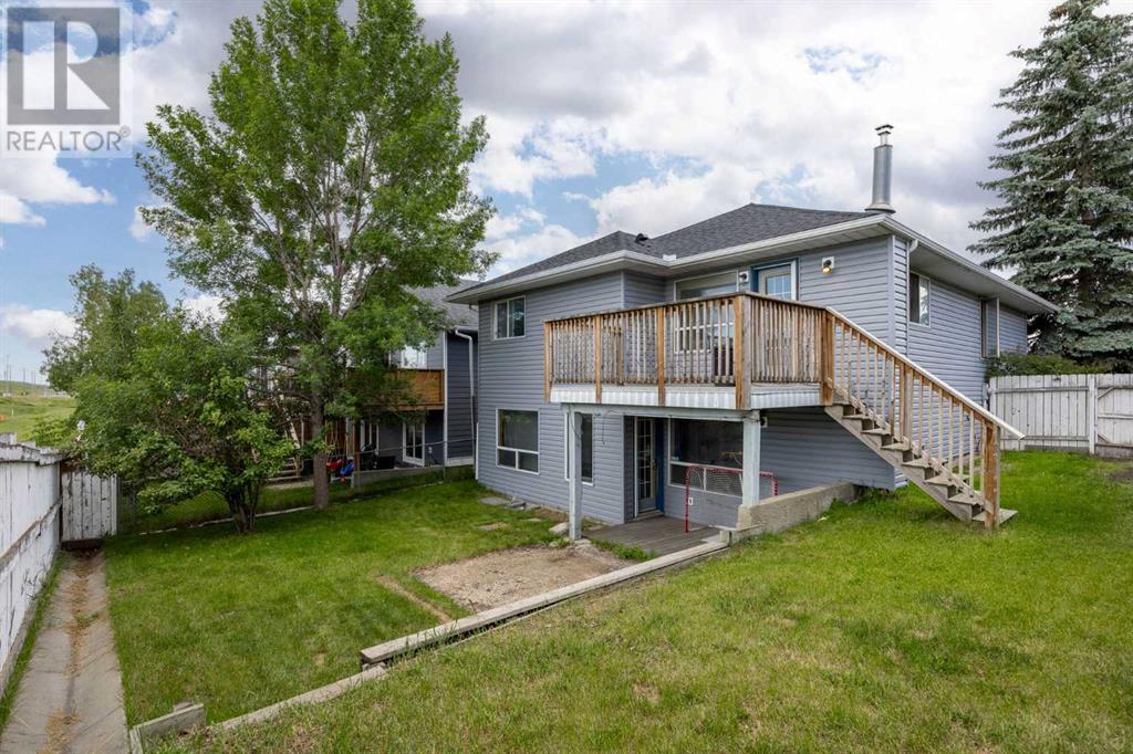 Single Family House 3 Level for Sale in  Riverstone Close SE Riverbend Calgary 