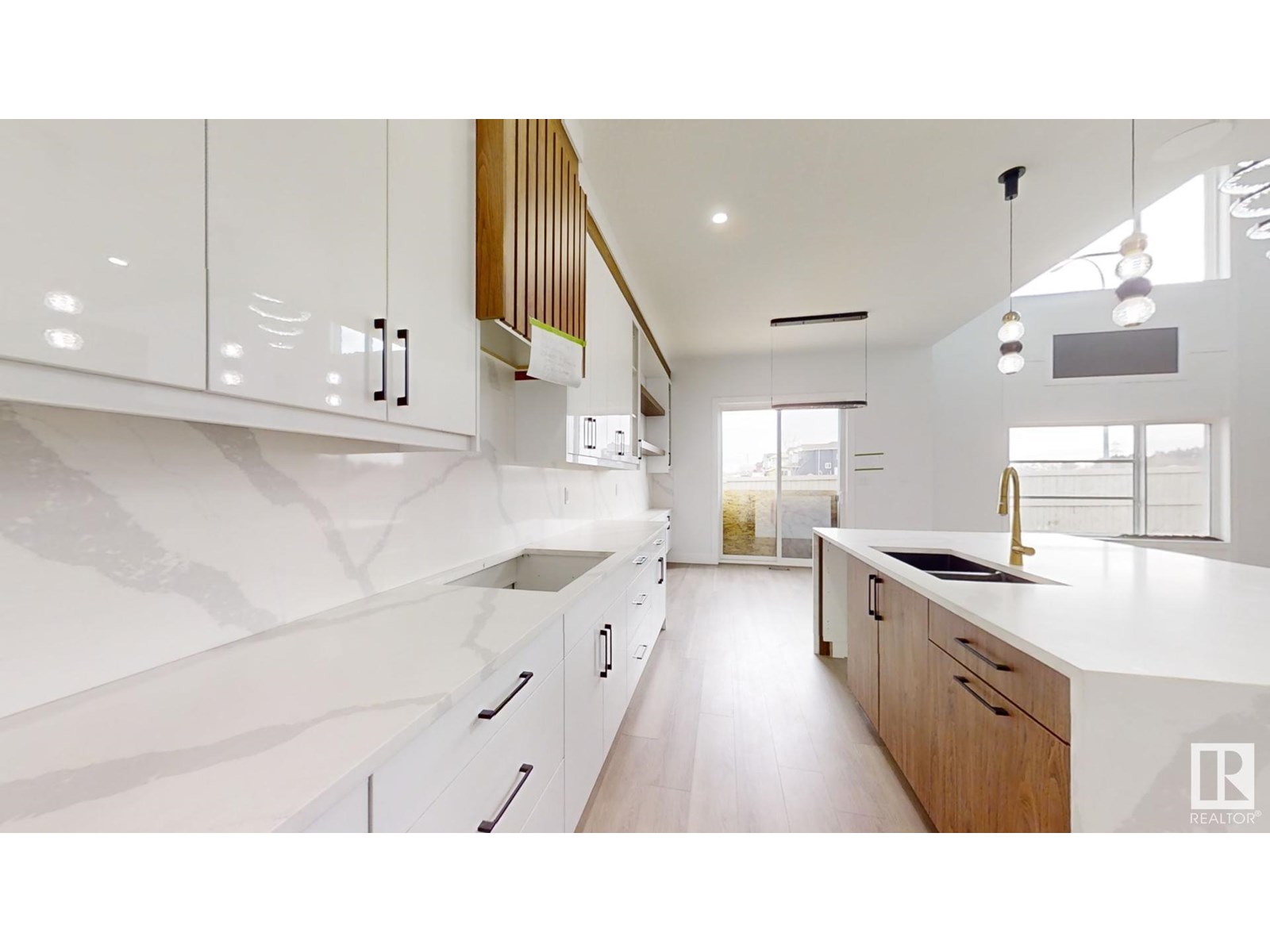 Photo 25 of 1707 18 St Nw, Edmonton AB