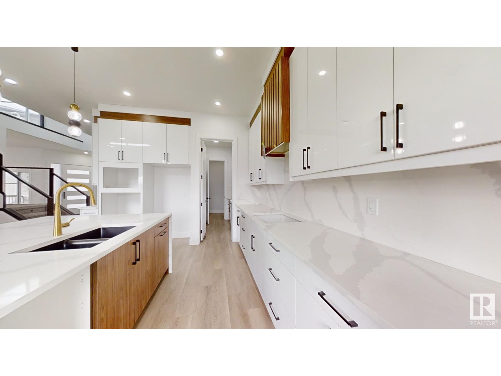 Photo 32 of 1707 18 St Nw, Edmonton AB