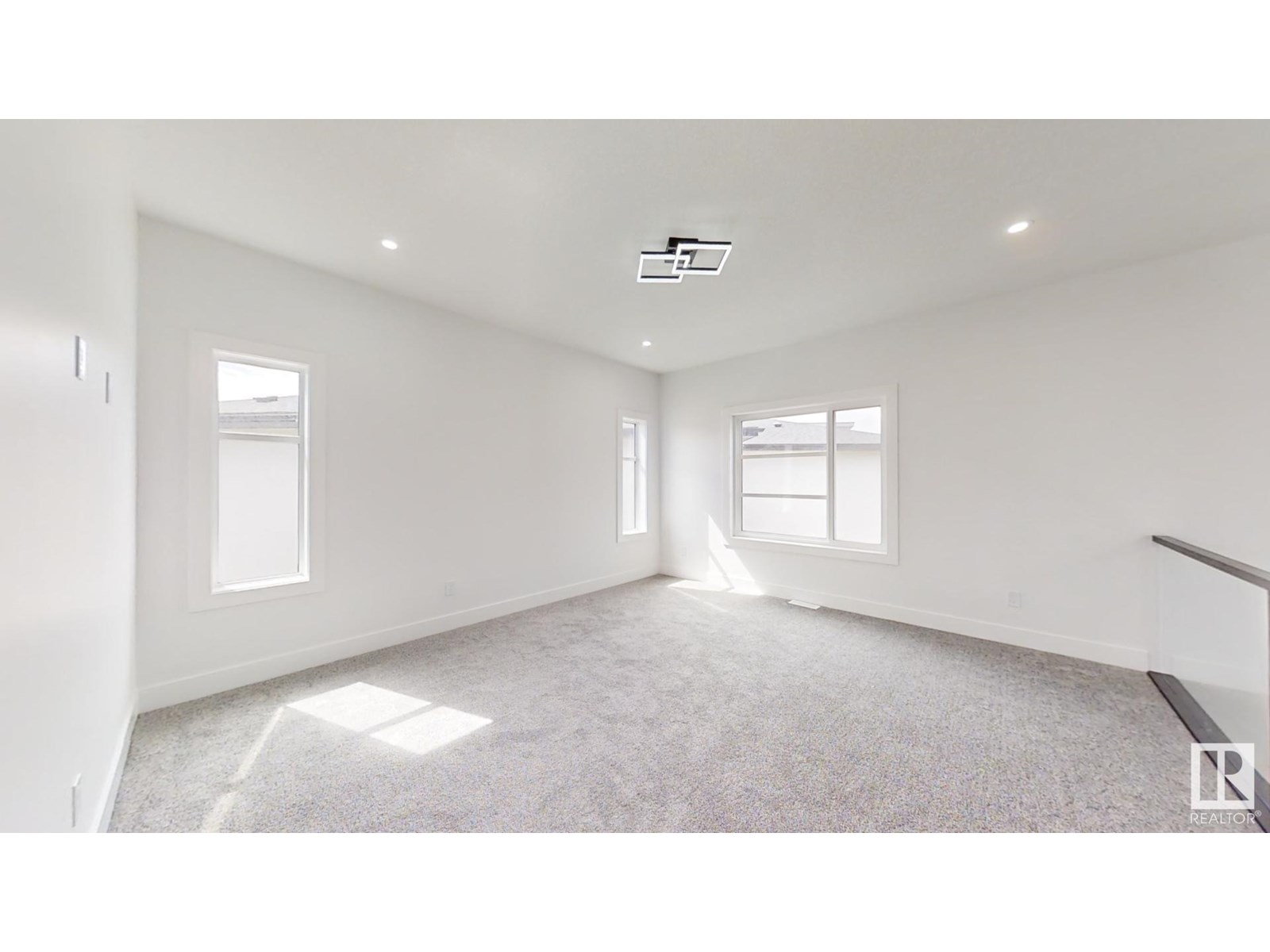 Photo 34 of 1707 18 St Nw, Edmonton AB