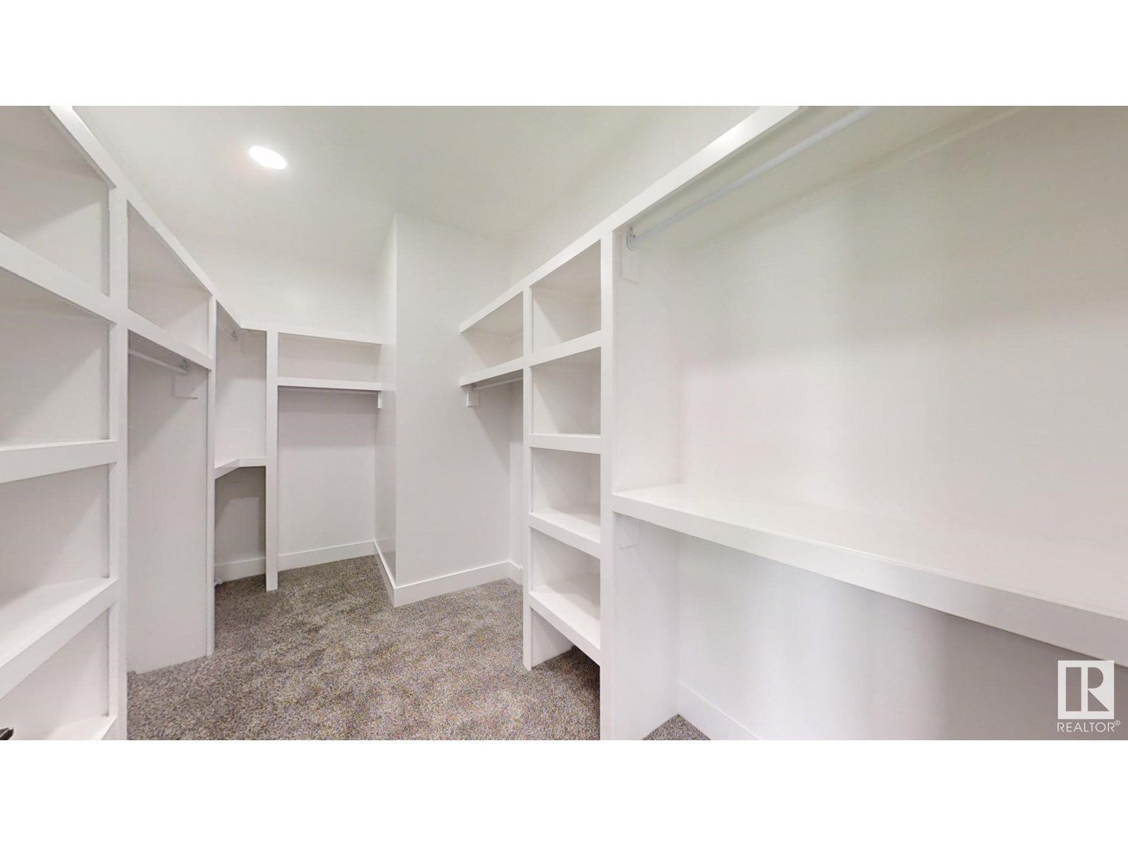 Photo 11 of 1707 18 St Nw, Edmonton AB