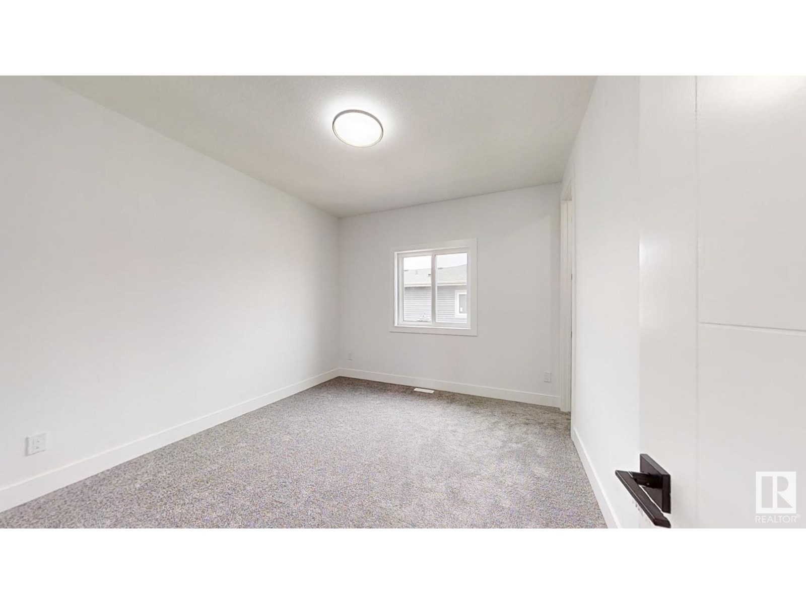 Photo 4 of 1707 18 St Nw, Edmonton AB