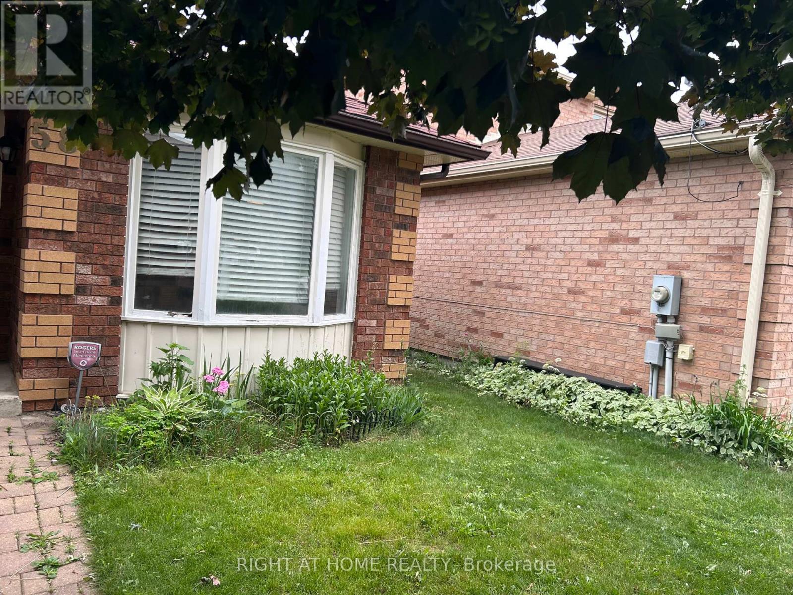Multi-family House Bungalow for Sale 