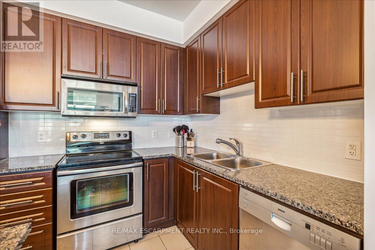 Photo 10 of 316 1 Hurontario Street, Mississauga ON