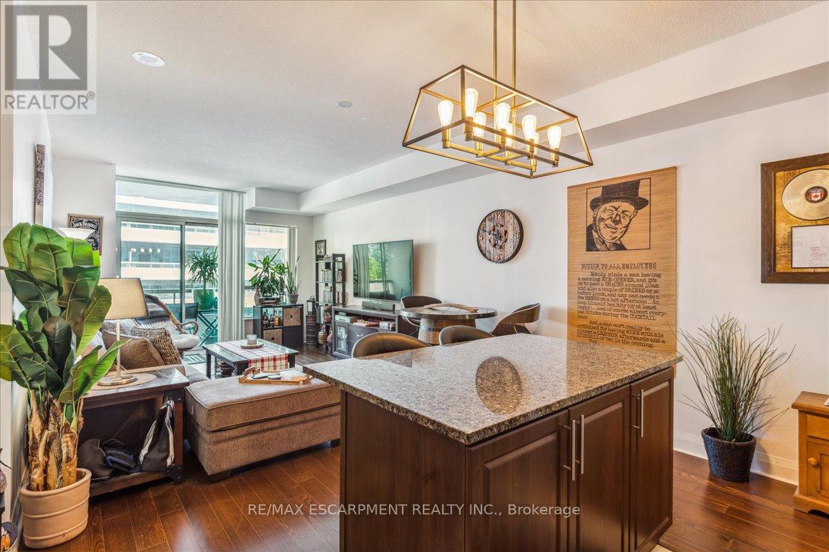 Photo 11 of 316 1 Hurontario Street, Mississauga ON