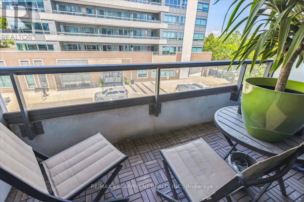 Photo 15 of 316 1 Hurontario Street, Mississauga ON