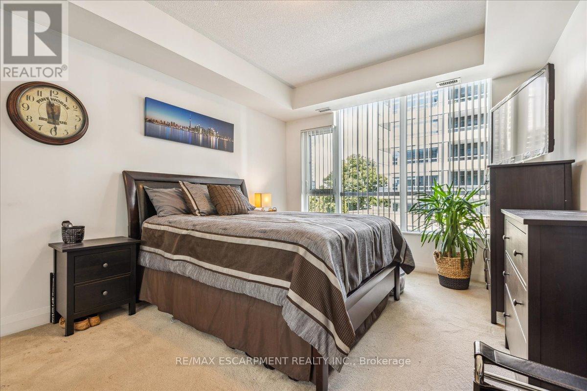Photo 19 of 316 1 Hurontario Street, Mississauga ON