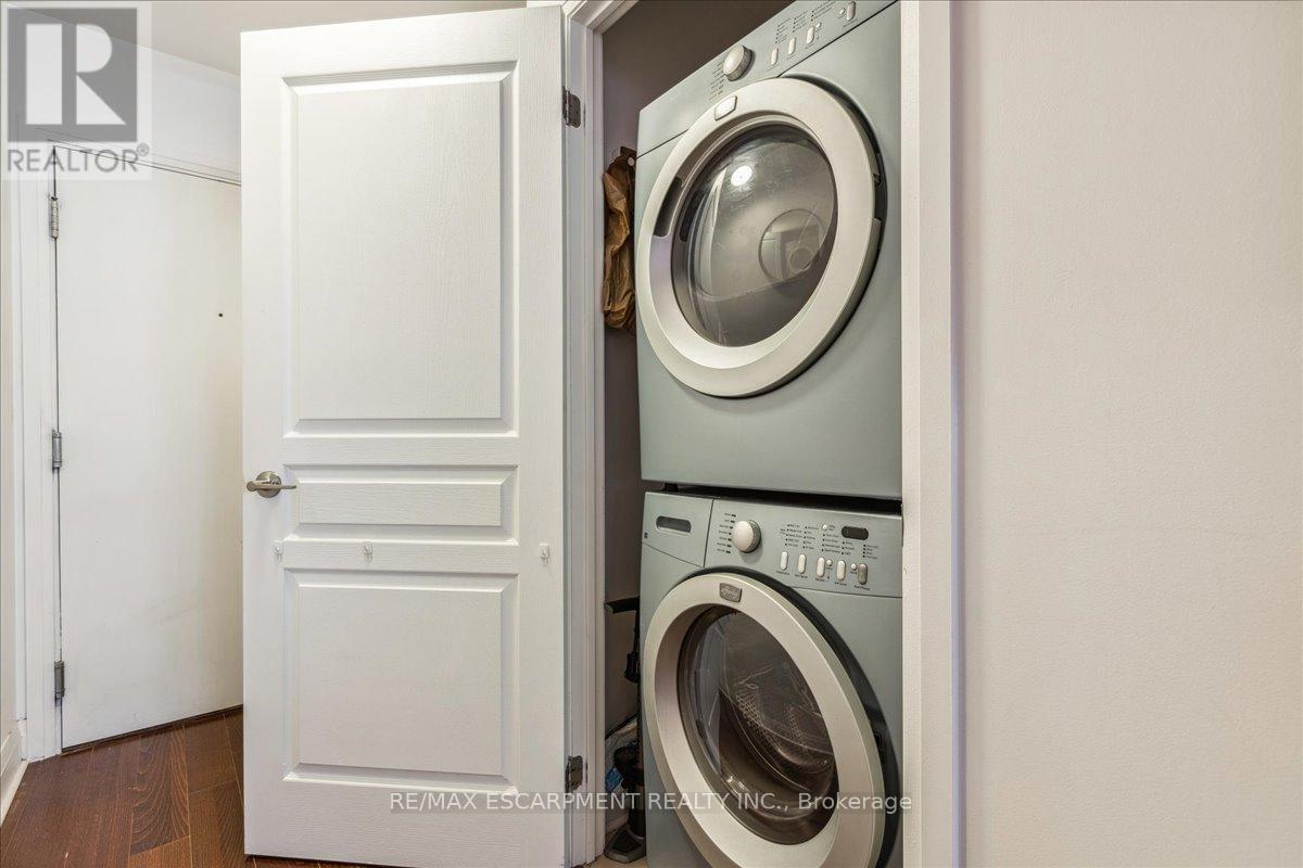 Photo 8 of 316 1 Hurontario Street, Mississauga ON
