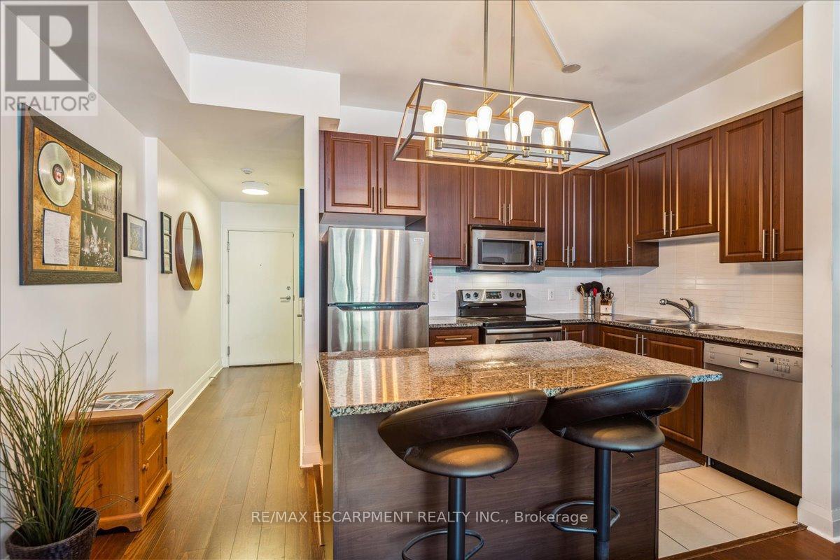 Photo 9 of 316 1 Hurontario Street, Mississauga ON