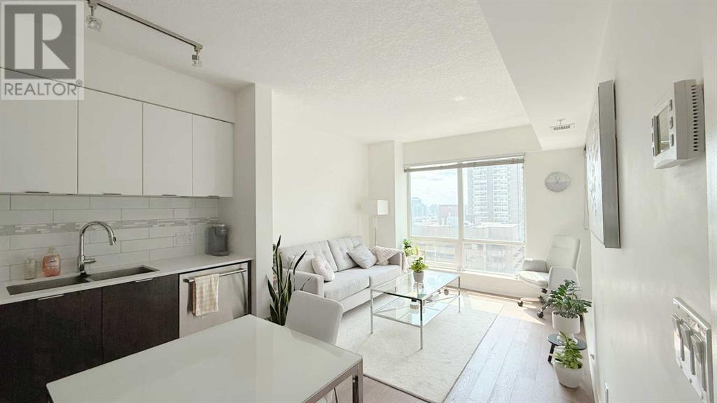 Single Family House for Sale in    Avenue SW Downtown Commercial Core Calgary 