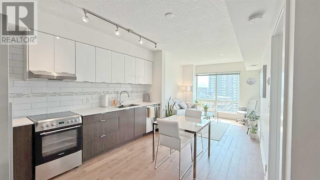 Single Family House for Sale in    Avenue SW Downtown Commercial Core Calgary 