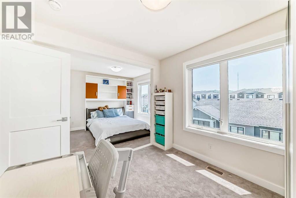 Single Family House for Sale in  Crestridge Common SW Crestmont Calgary 