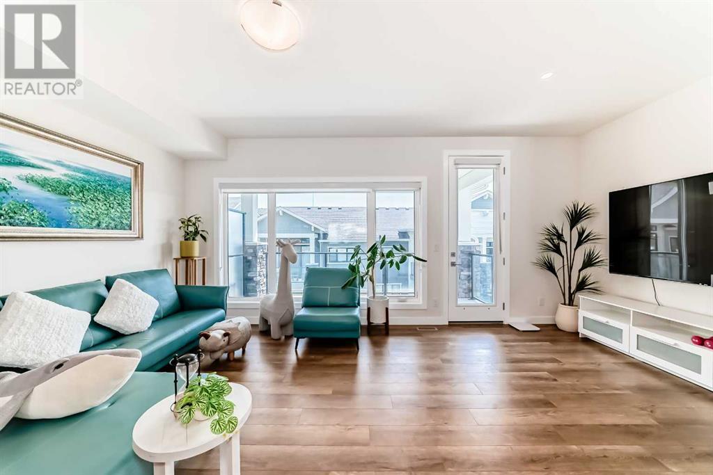 Single Family House for Sale in  Crestridge Common SW Crestmont Calgary 