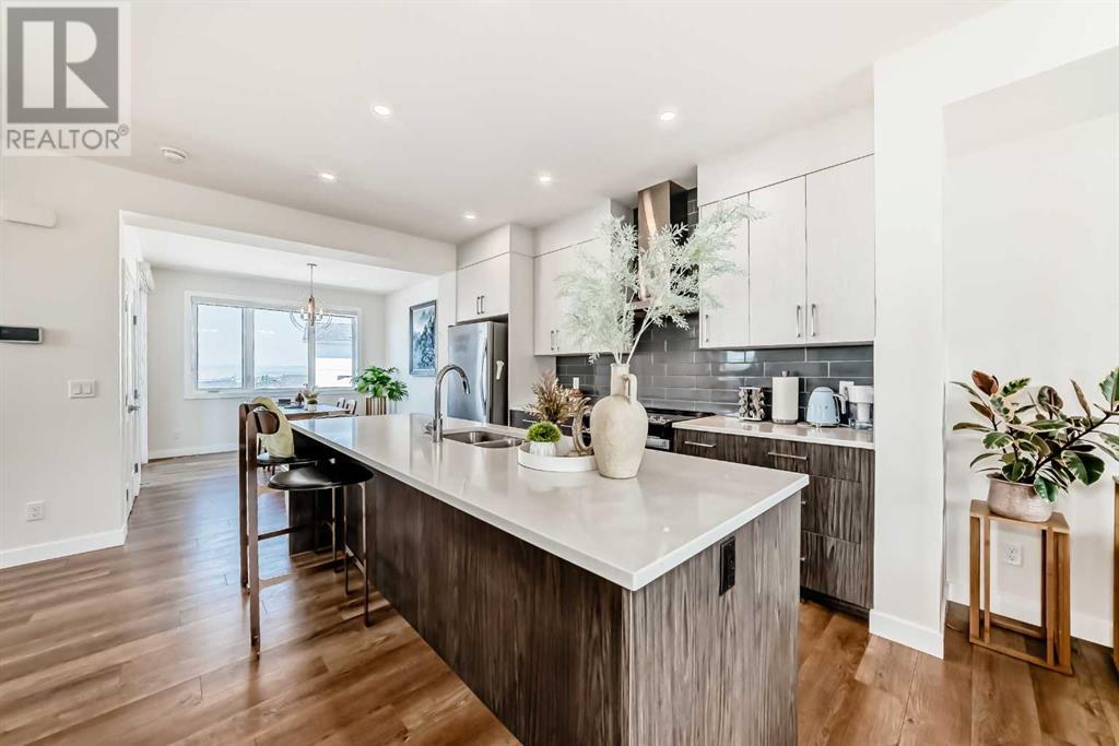Single Family House for Sale in  Crestridge Common SW Crestmont Calgary 