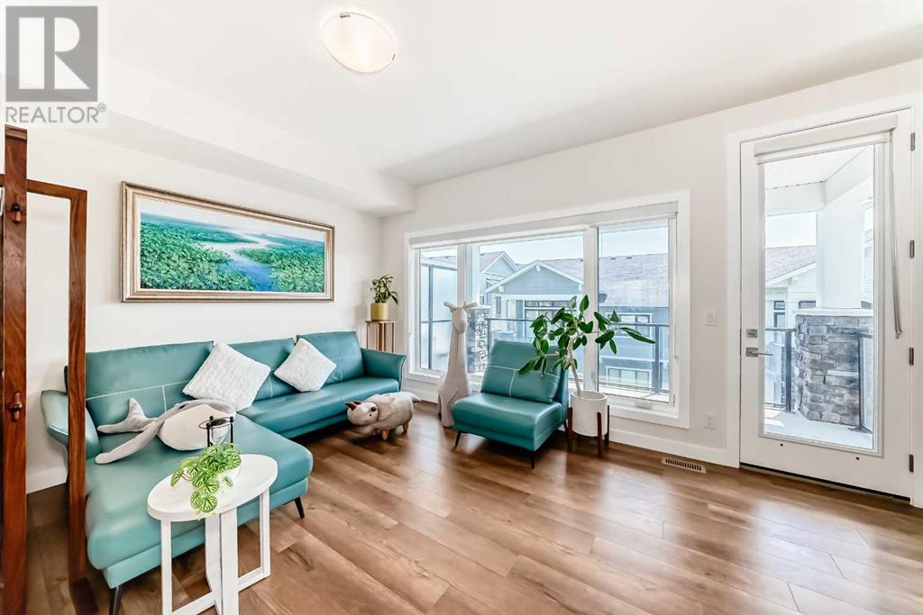 Single Family House for Sale in  Crestridge Common SW Crestmont Calgary 