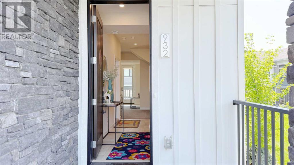 Single Family House for Sale in  Crestridge Common SW Crestmont Calgary 