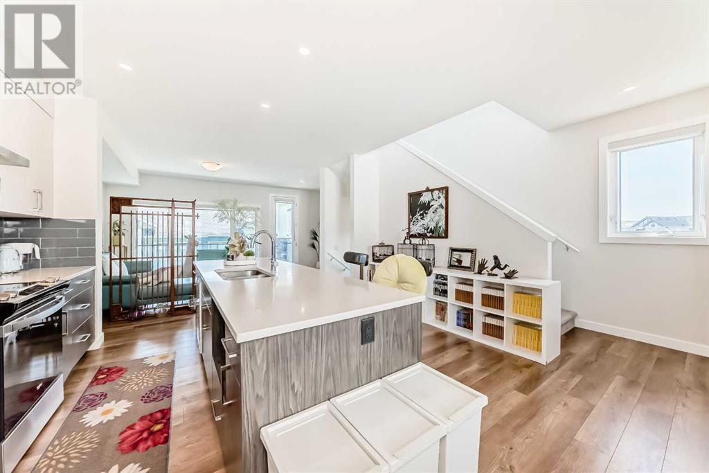 Single Family House for Sale in  Crestridge Common SW Crestmont Calgary 