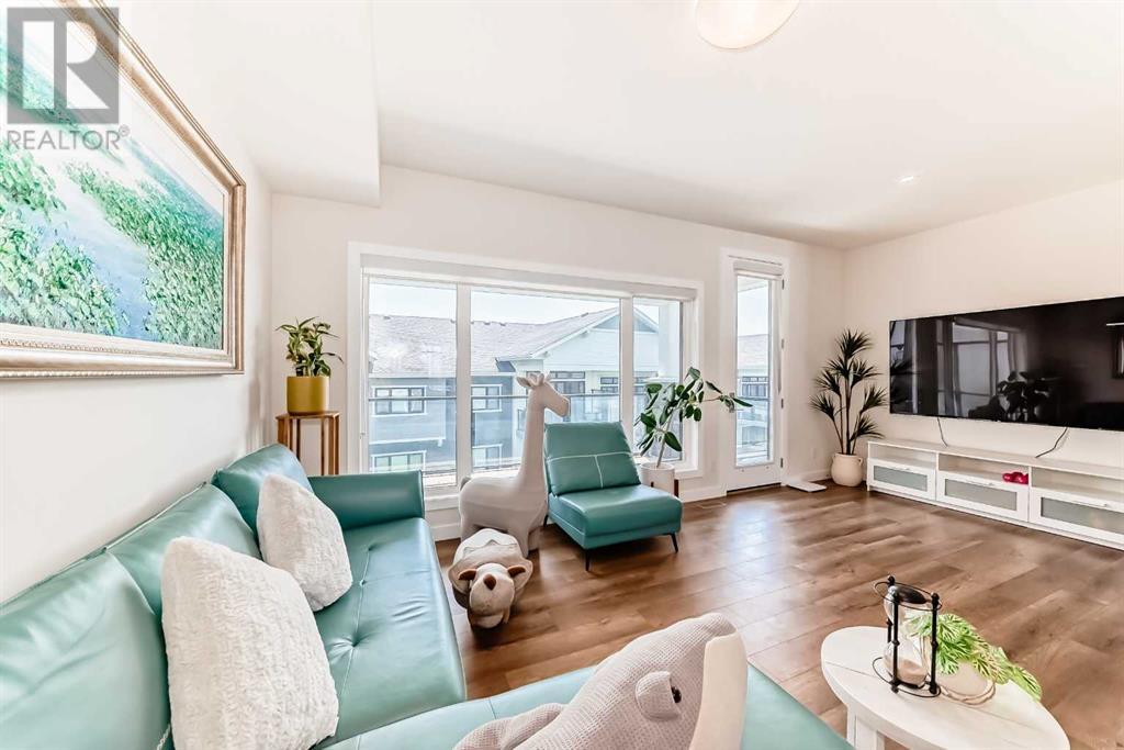 Single Family House for Sale in  Crestridge Common SW Crestmont Calgary 