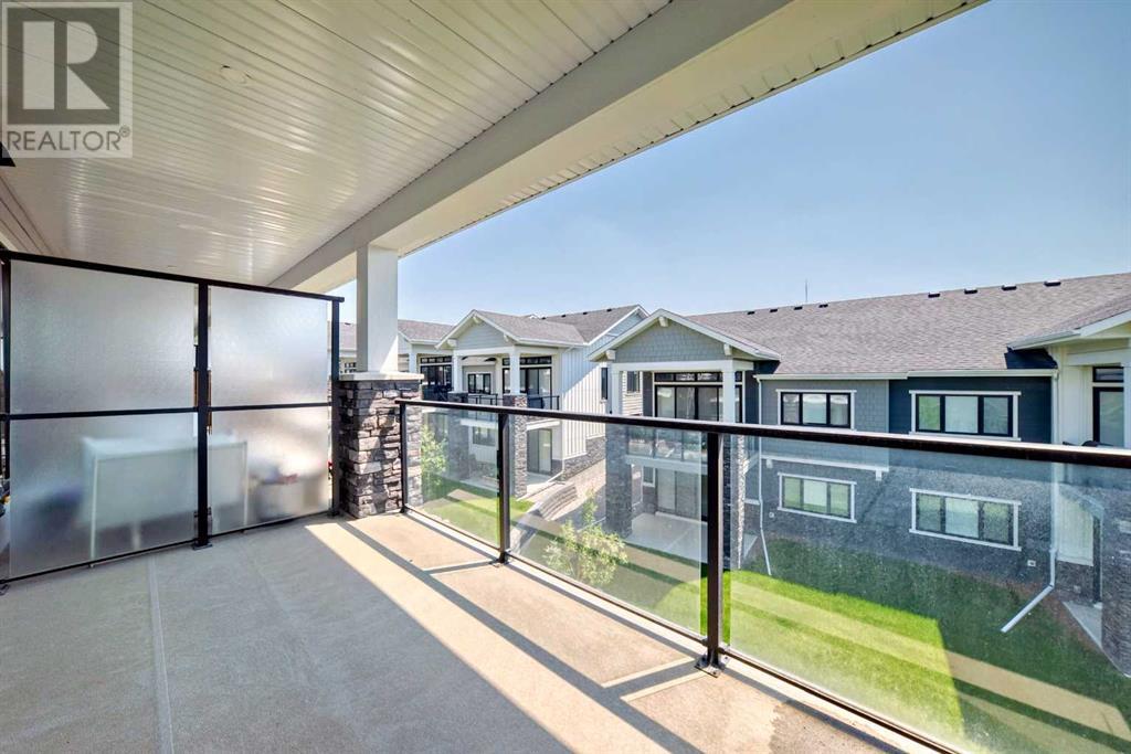 Single Family House for Sale in  Crestridge Common SW Crestmont Calgary 