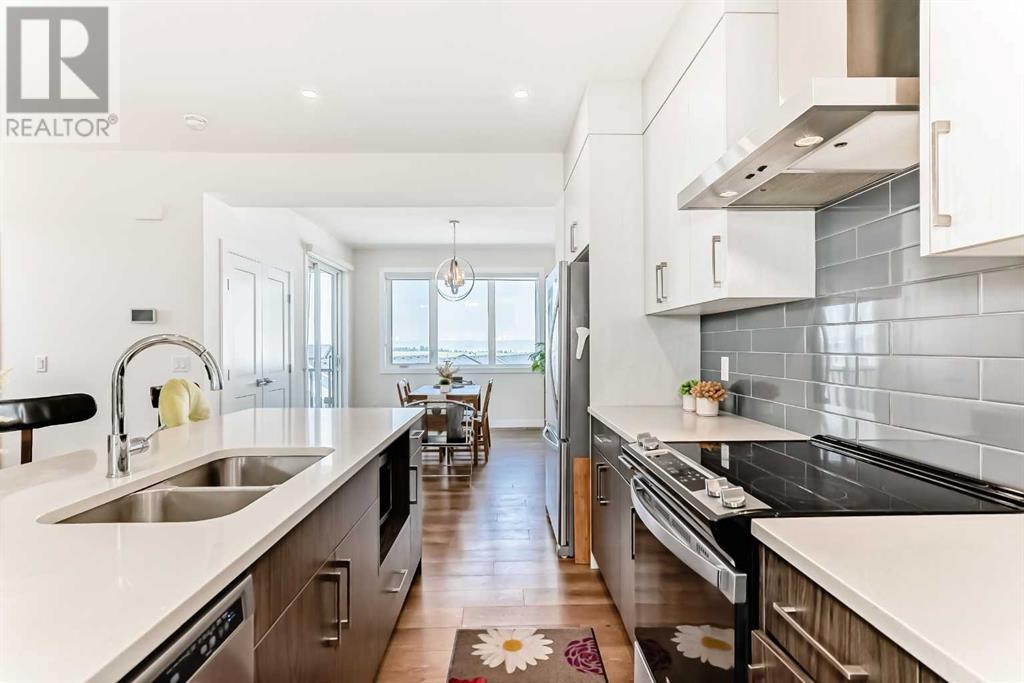 Single Family House for Sale in  Crestridge Common SW Crestmont Calgary 